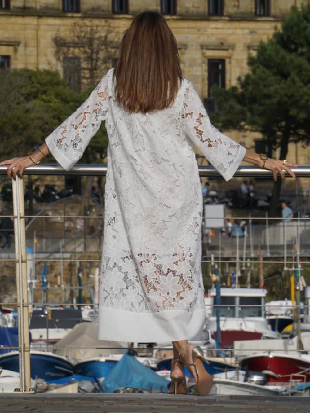 V-neck lace white loose dress