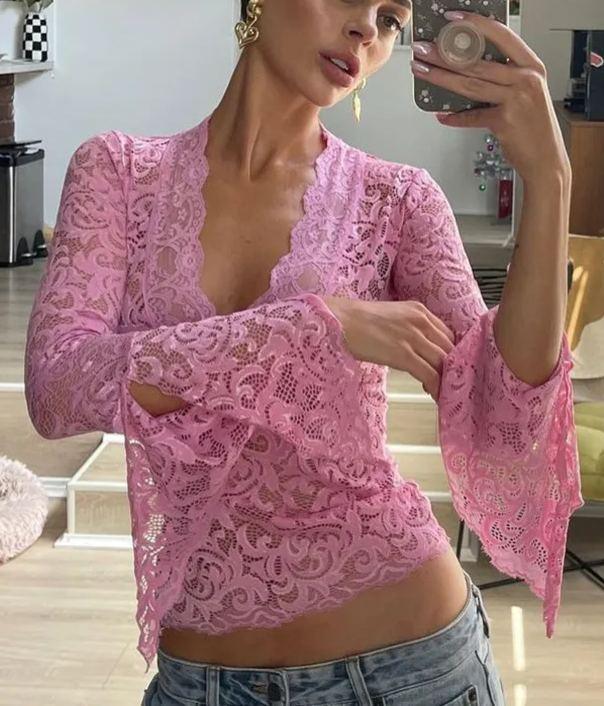 Slim Fit Cropped Long Sleeve Lace Top